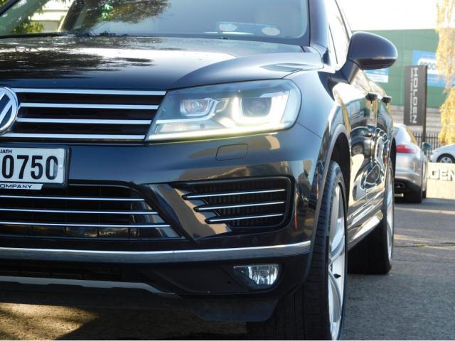 Image for 2017 Volkswagen Touareg 3.0TDI V6 262BHP R-LINE AUTOMATIC . 5 SEATER COMMERCIAL N1 . €30'750 INCL VAT . FINANCE AVAILABLE . WARRANTY INCLUDED