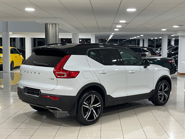 Image for 2020 Volvo XC40 T3 R-DESIGN PRO AUTO=LOW MILEAGE//HUGE SPEC=MEMORY SEATS//FULL VOLVO SERVICE HISTORY=201 D REG//TAILORED FINANCE PACKAGES AVAILABLE=TRADE IN'S WELCOME