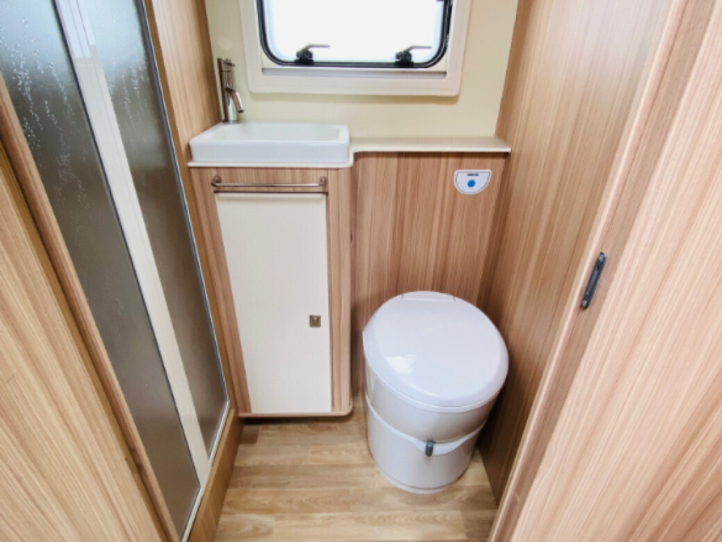 2020  AHORN MAPLE CAMP  690 PLUS L.H.D ( 202 REG ) 