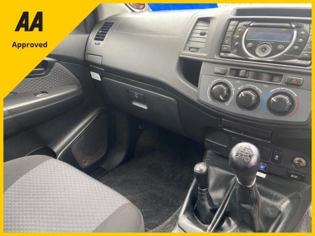 Image for 2015 Toyota Hilux 2.4 CREW CAB INC. VAT FREE DELIVERY 