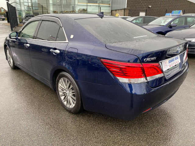 Image for 2016 Toyota Crown 2.5 Royal Saloon Hybrid