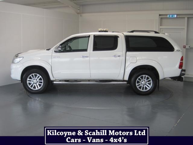 Image for 2016 Toyota Hilux 3.0 D-4D INVINCIBLE AUTOMATIC *Reverse Camera + Bluetooth + Air Con*