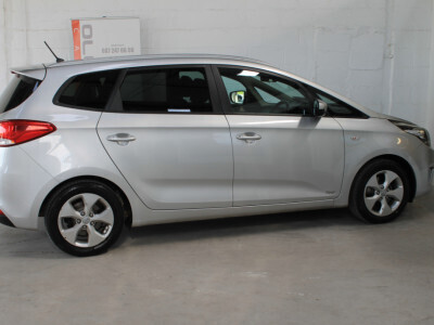 2015 Kia Carens
