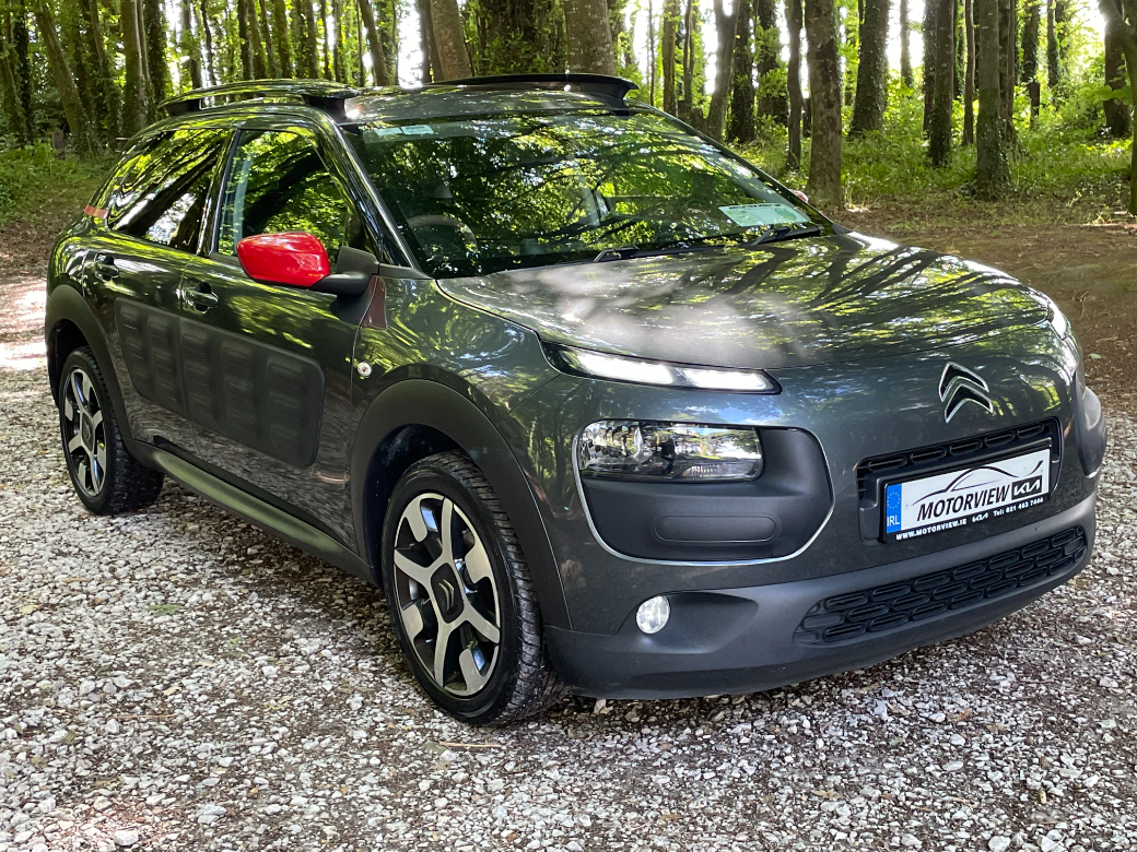 Image for 2016 Citroen C4 Cactus Bluehdi100 Flair SS 4D Panoramic Roof, Full Leather Seats, Multifunctional Steering Wheel, Parking Sensors, Cruise Control, Sat Nav, Bluetooth, Air Conditioning