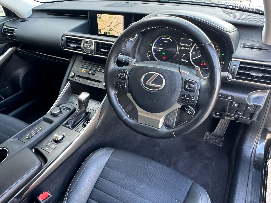 2019 Lexus IS 300h
