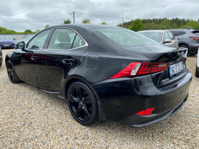 2016 Lexus IS 300h