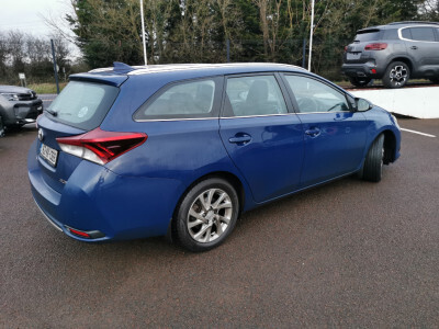 2016 Toyota Auris