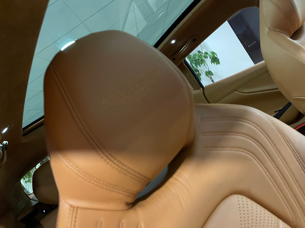 2021 Aston Martin DBX