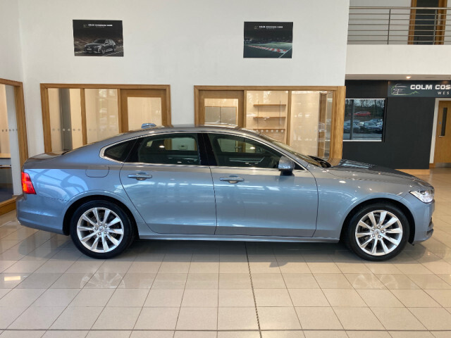 Image for 2020 Volvo S90 D4 MOMENTUM PLUS *FULL LEATHER / HEATED SEATS / AUTO DIMMING LIGHTS*