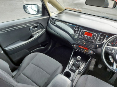 2015 Kia Carens