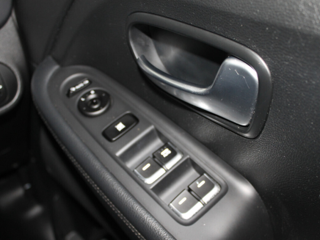 2015 Kia Carens