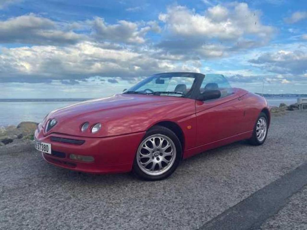 Image for 2001 Alfa Romeo Spider 2*Your chance to own this iconic Spider in classic Alfa red*