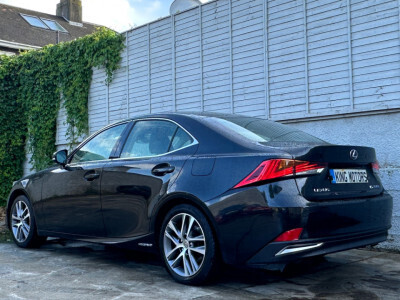 2019 Lexus IS 300h
