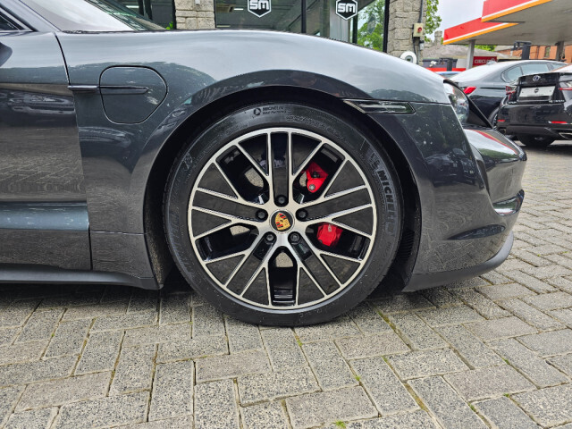 Image for 2021 Porsche Taycan TAYCAN 4S 420KW 93KWH AUTO. FULL PORSCHE SERVICE HISTORY. MASSIVE SPEC. FINANCE ARRANGED. WWW. SARSFIELDMOTORS. IE