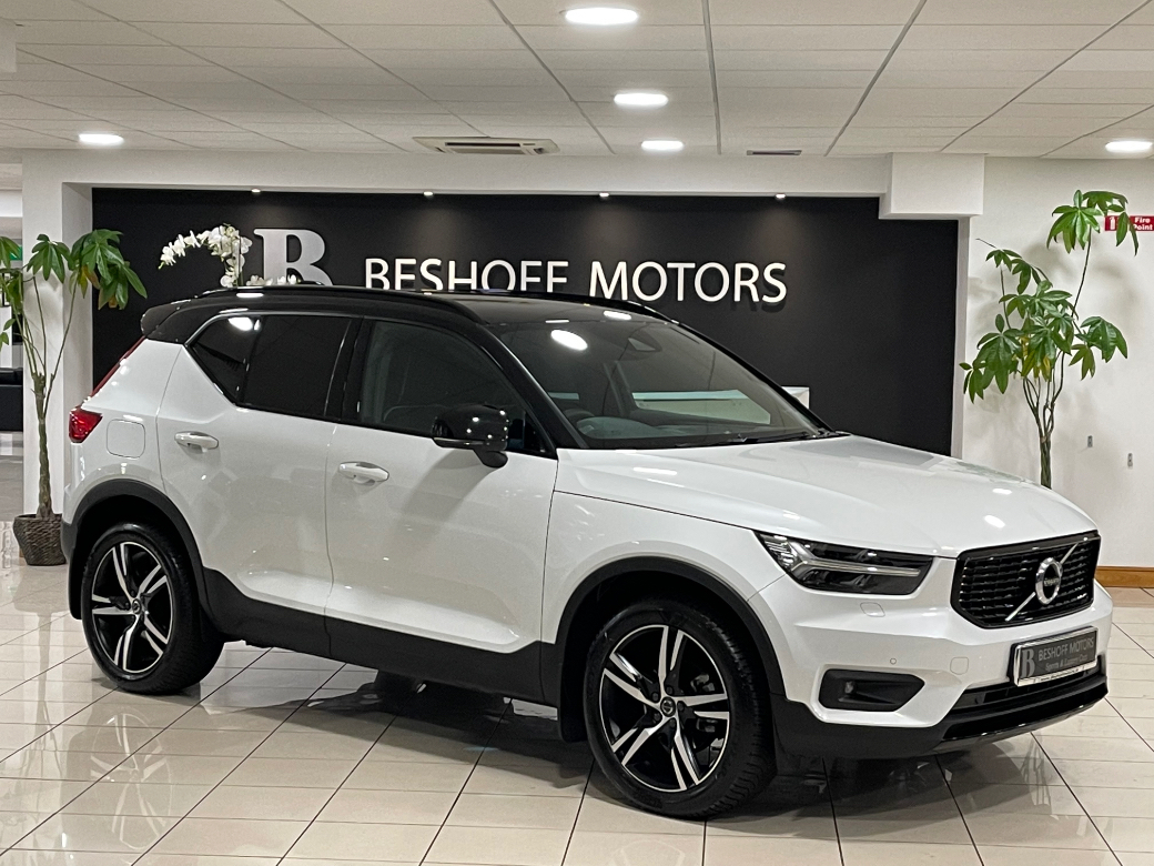 Image for 2020 Volvo XC40 T3 R-DESIGN PRO AUTO=LOW MILEAGE//HUGE SPEC=MEMORY SEATS//FULL VOLVO SERVICE HISTORY=201 D REG//TAILORED FINANCE PACKAGES AVAILABLE=TRADE IN'S WELCOME