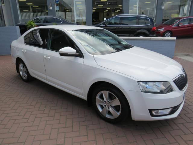 Image for 2016 Skoda Octavia AMBITION 1.6 TDI 110HP DSG 4 4DR AUTOMATIC // IRISH CAR FROM NEW // ALLOYS // AIR-CON // CRUISE CONTROL // MFSW // NAAS ROAD AUTOS EST 1991 // CALL 01 4564074 // SIMI DEALER 2022 