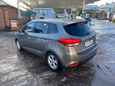 2015 Kia Carens
