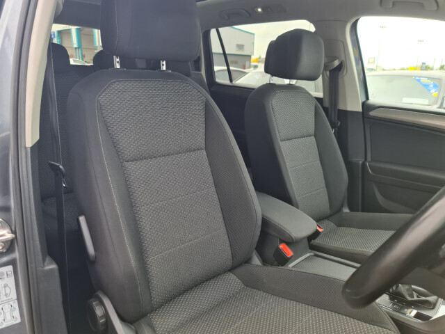 Image for 2018 Volkswagen Tiguan Allspace 2.0 TDI COMFORTLINE AUTOMATIC 150BHP // 7 SEATER // PANORAMIC ROOF // SAT NAV // REVERSE CAMERA // FINANCE THIS CAR FROM ONLY €136 PER WEEK
