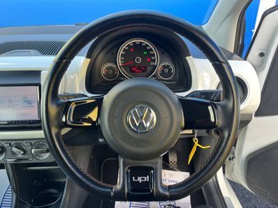 2016 Volkswagen up!