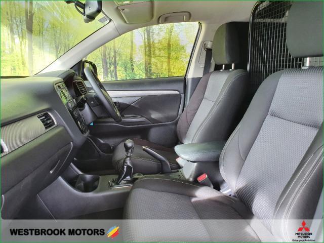 Image for 2016 Mitsubishi Outlander COMMERCIAL 4WD N1 2-SEATER BUSINESS - 161D40447