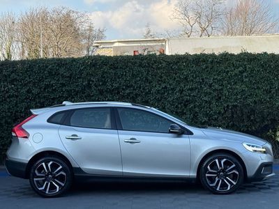 2019 Volvo V40