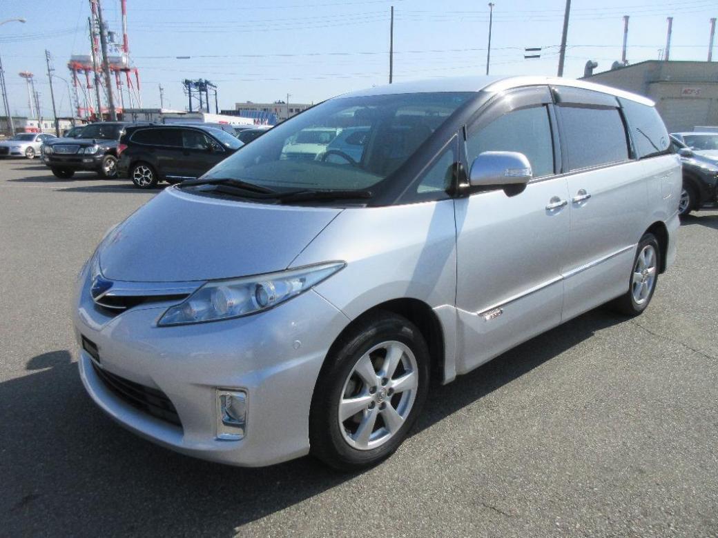 Toyota estima 2011