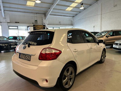 2012 Toyota Auris