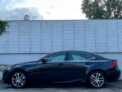 2019 Lexus IS 300h
