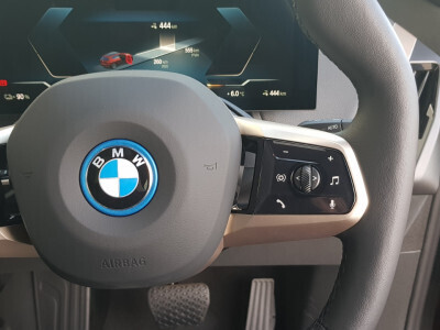 2023 BMW iX