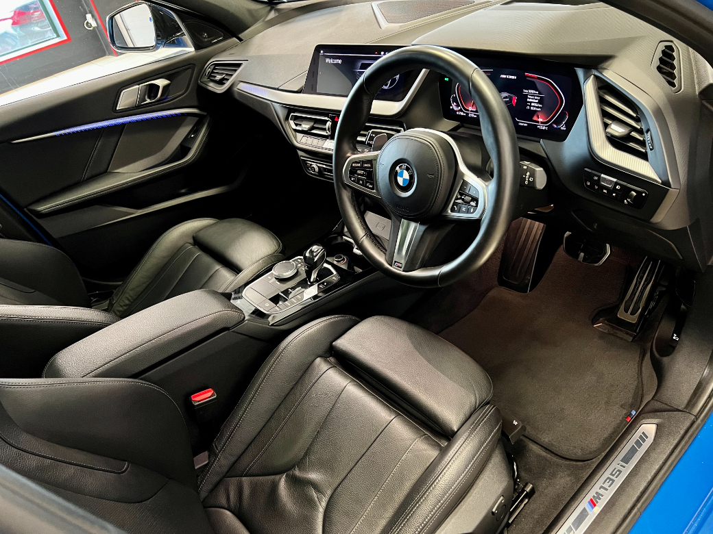 2020 BMW M1