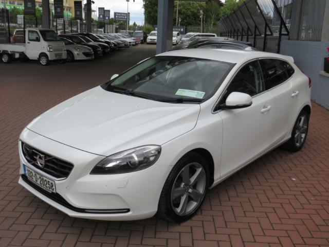 Image for 2013 Volvo V40 1.6 T4 SE LUXURY AUTOMATIC // IMMACULATE CONDITION INSIDE AND OUT // ALLOYS // FULL LEATHER //M BLUETOOTH // AIR-CON // CRUISE CONTROL // MFSW // NAAS ROAD AUTOS EST 1991 // CALL 01 4564074 // SIMI 