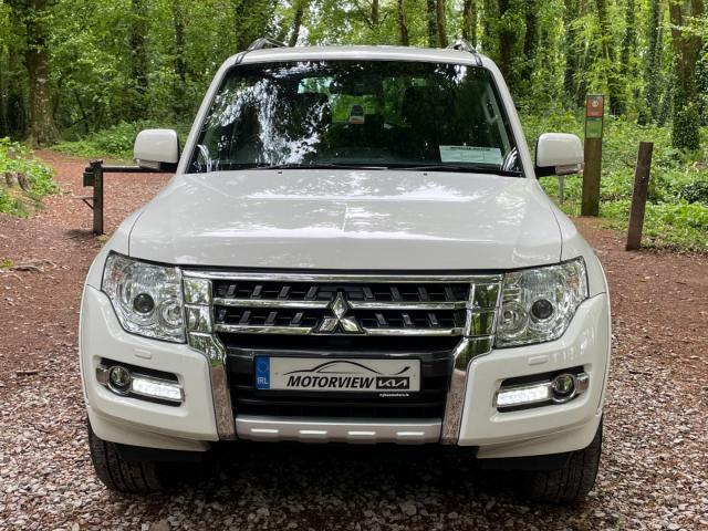 Image for 2018 Mitsubishi Pajero Crew Cab Vat Available Full Leather Seats, Heated Seats, Bluetooth, Sunroof, Automatic, electric Seats, Multifunctional Steering Wheel, Privacy Glass, Reversing Camera, Parking Sensors