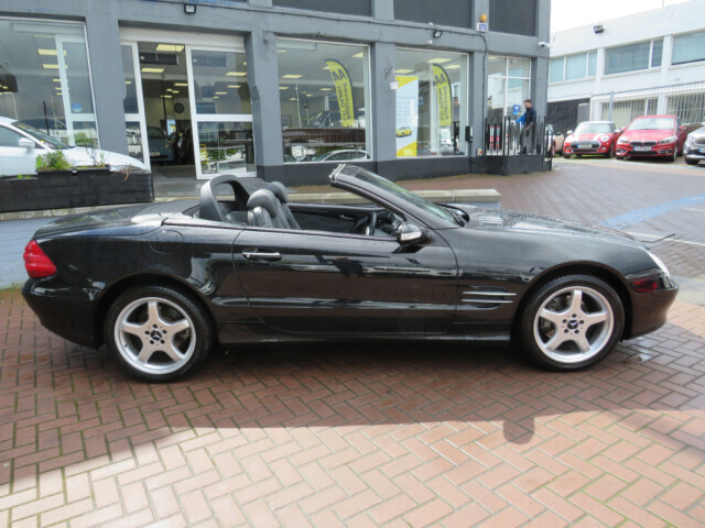 Image for 2003 Mercedes-Benz SL 350 SL 350 2DR // IMMACULATE CONDITION INSIDE AND OUT // ALLOYS // AIR-CON // GLASS ROOF // FULL LEATHER // BLUETOOTH // CRUISE // MFSW // NAAS ROAD AUTOS EST 1991 // CALL 01 4564074 // SIMI DEALER 2023