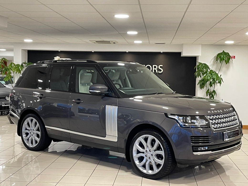 Image for 2016 Land Rover Range Rover 3.0 TDV6 VOGUE AUTO (258BHP)=LOW MILEAGE//HUGE SPEC=PAN ROOF=//PREVIOUSLY SUPPLIED BY OURSELVES=FULL SERVICE HISTORY=162 D REG//TAILORED FINANCE PACKAGES AVAILABLE=TRADE IN'S WELCOME