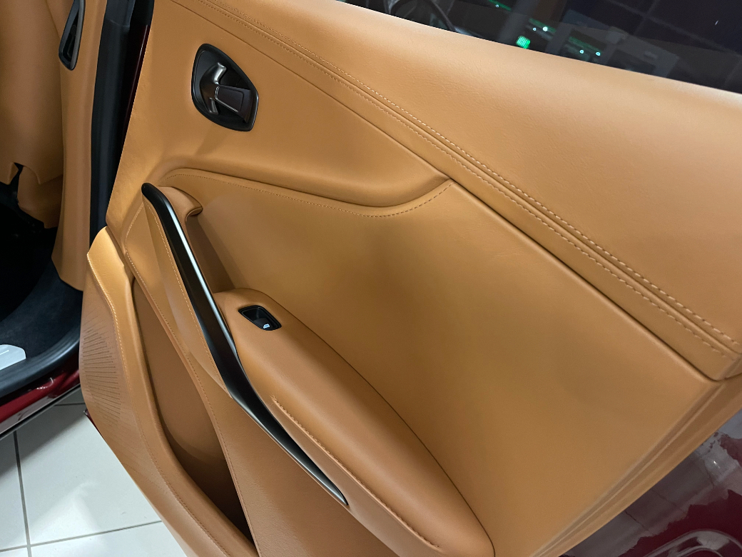 2021 Aston Martin DBX