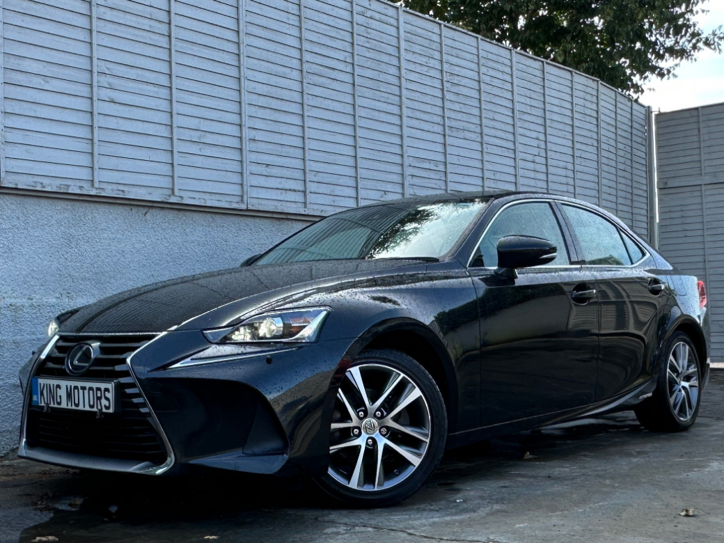 2019 Lexus IS 300h