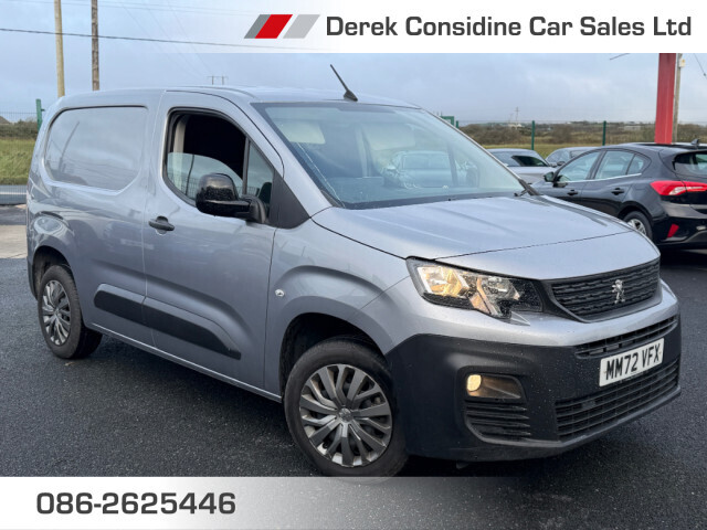 vehicle for sale from Derek Considine Car Sales Ltd