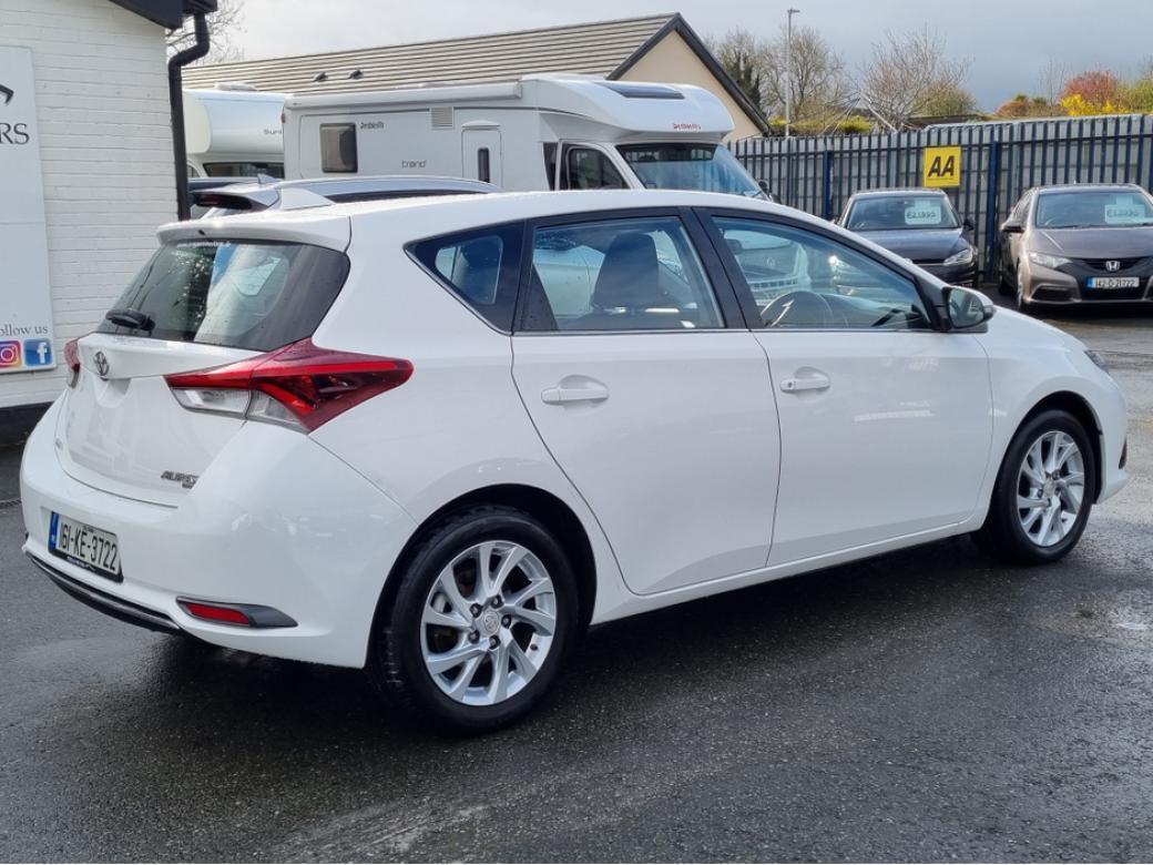 2016 Toyota Auris